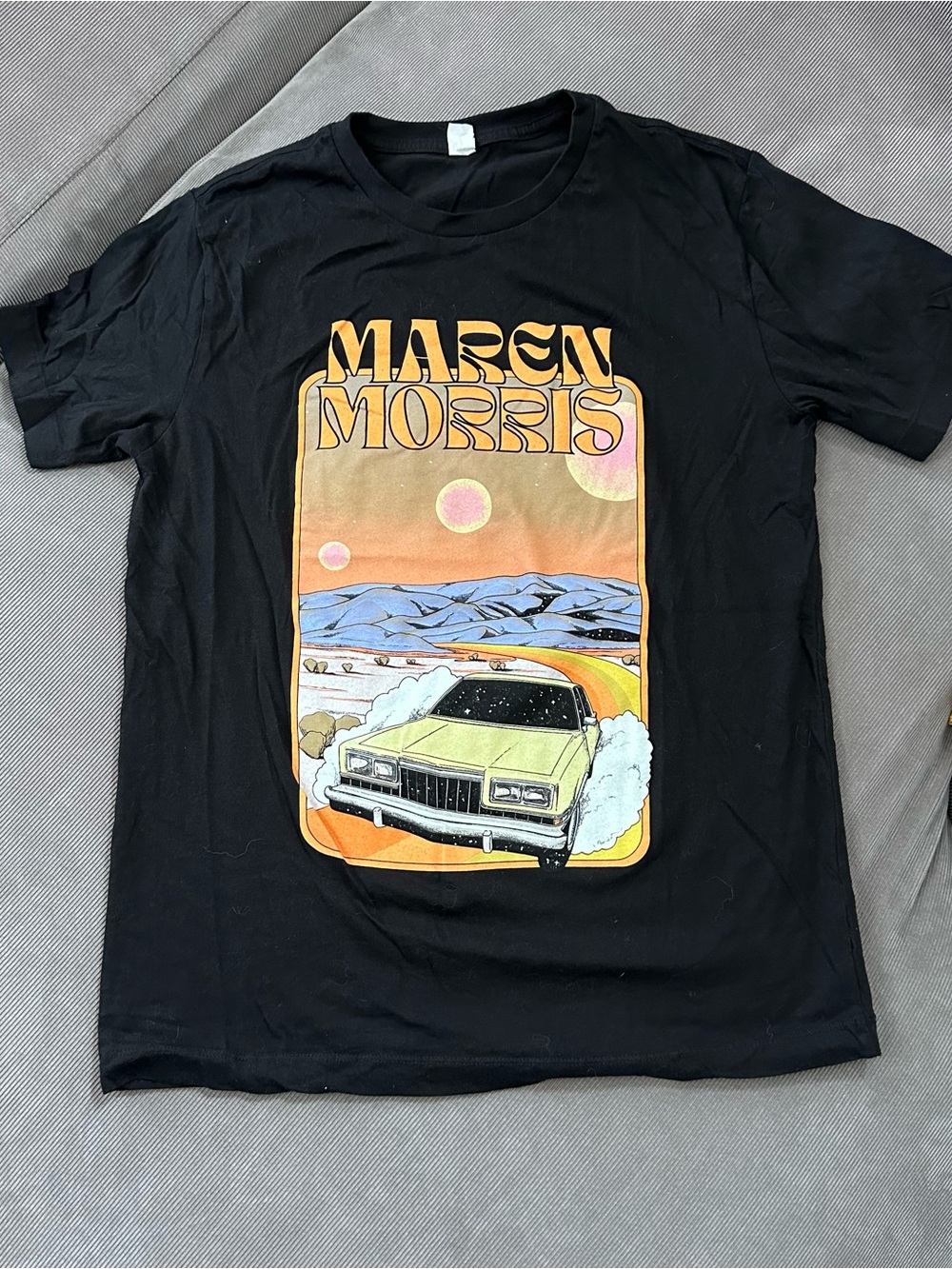 Maren Morris Shirt Medium Black Car Graphic Music Tour Concert Tee